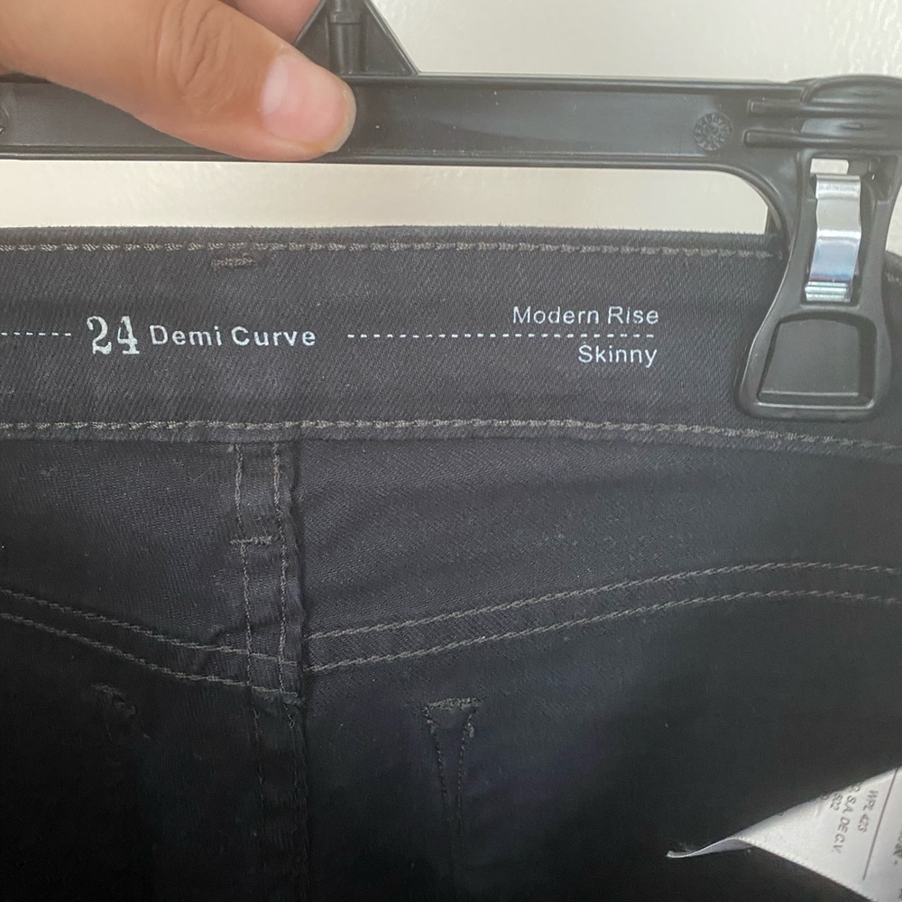 Levi’s - Picture 6 of 8